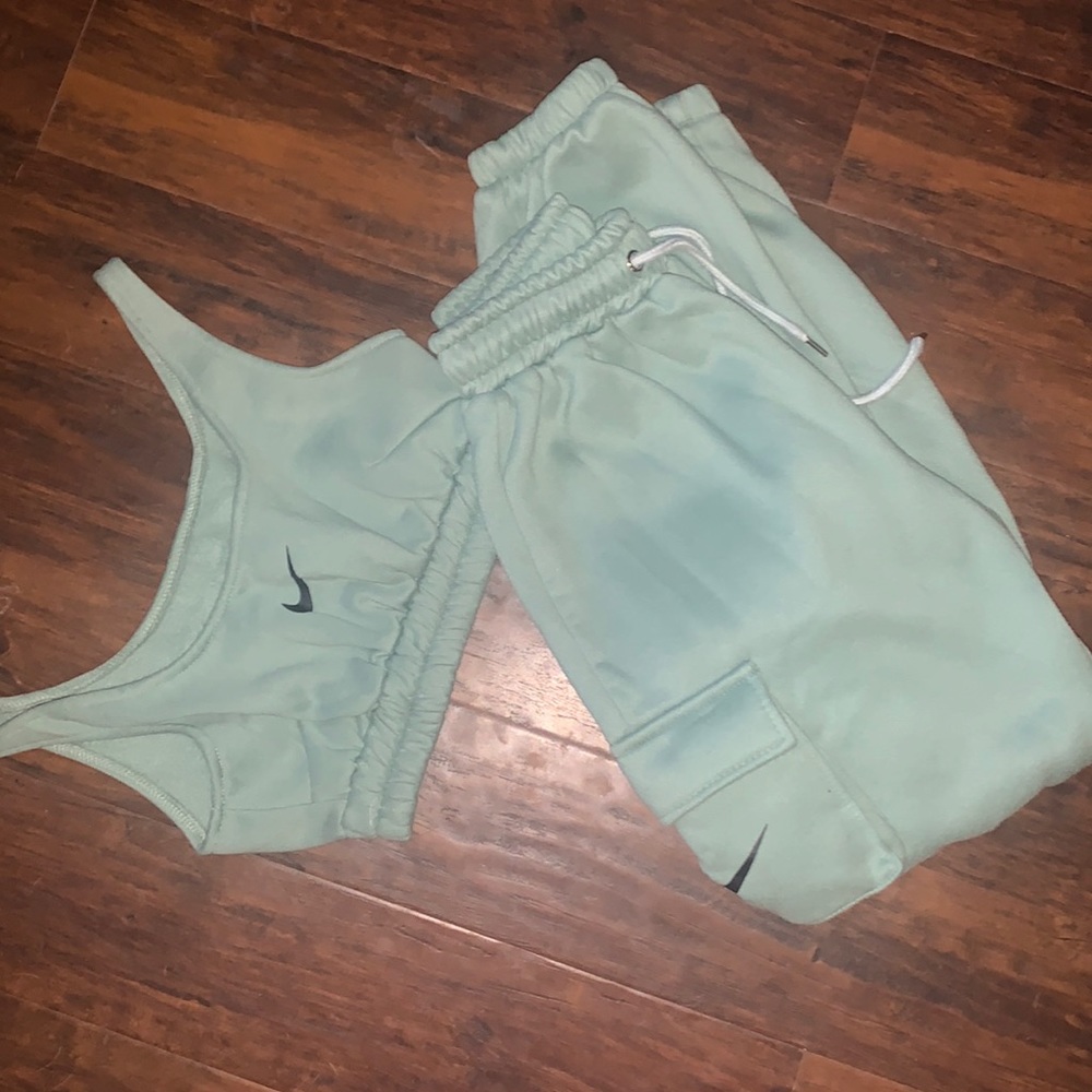 Nike 2 piece set